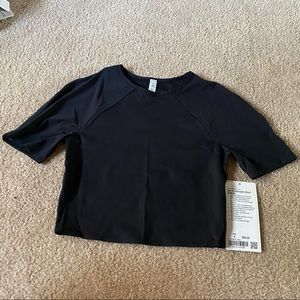 NWT Lululemon Set Challenger Short Sleeve Black Size 4